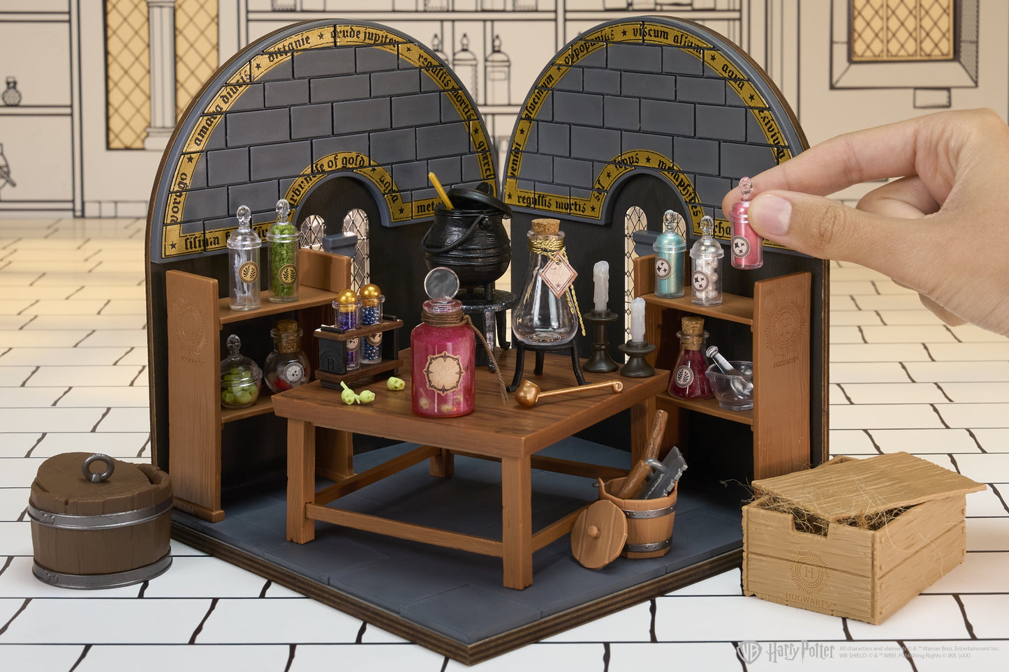 MGA's Miniverse Make It Mini Potions Class, Harry Potter Mini Collectibles, Building Set, 100+ Pieces, DIY, Resin, 8+